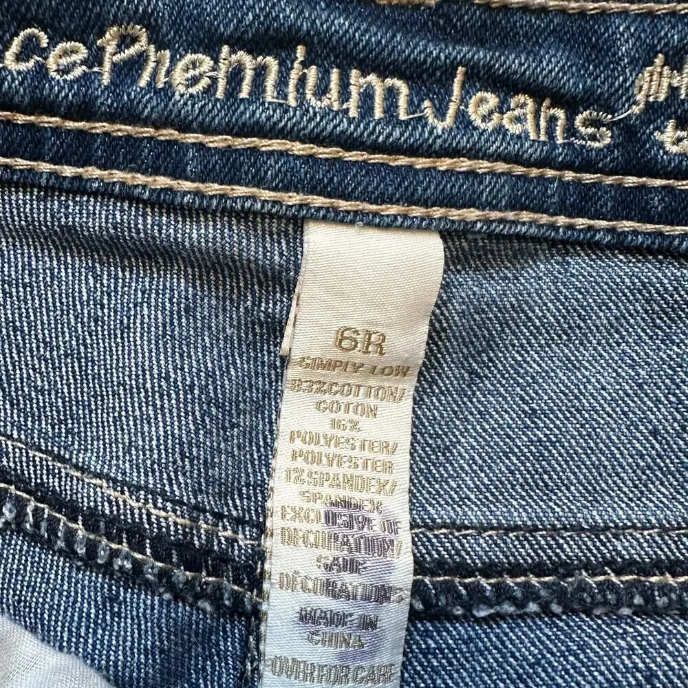 Rhinestone Denim Shorts sz 6 Jean Shorts embellished